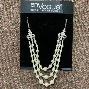 EnVogue Silver Pearl Necklace